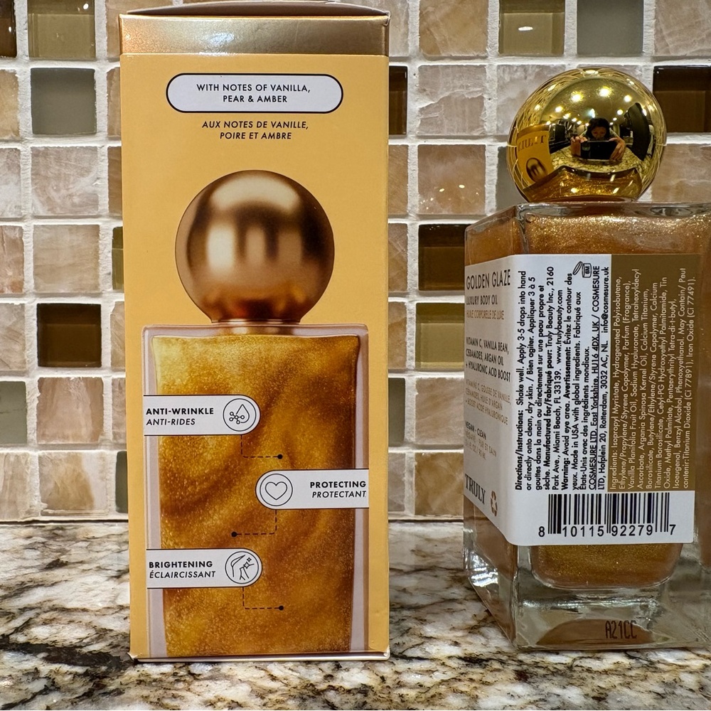 Truly Golden Glaze Luxury Body Oil - 90mL - Picture 2 of 3